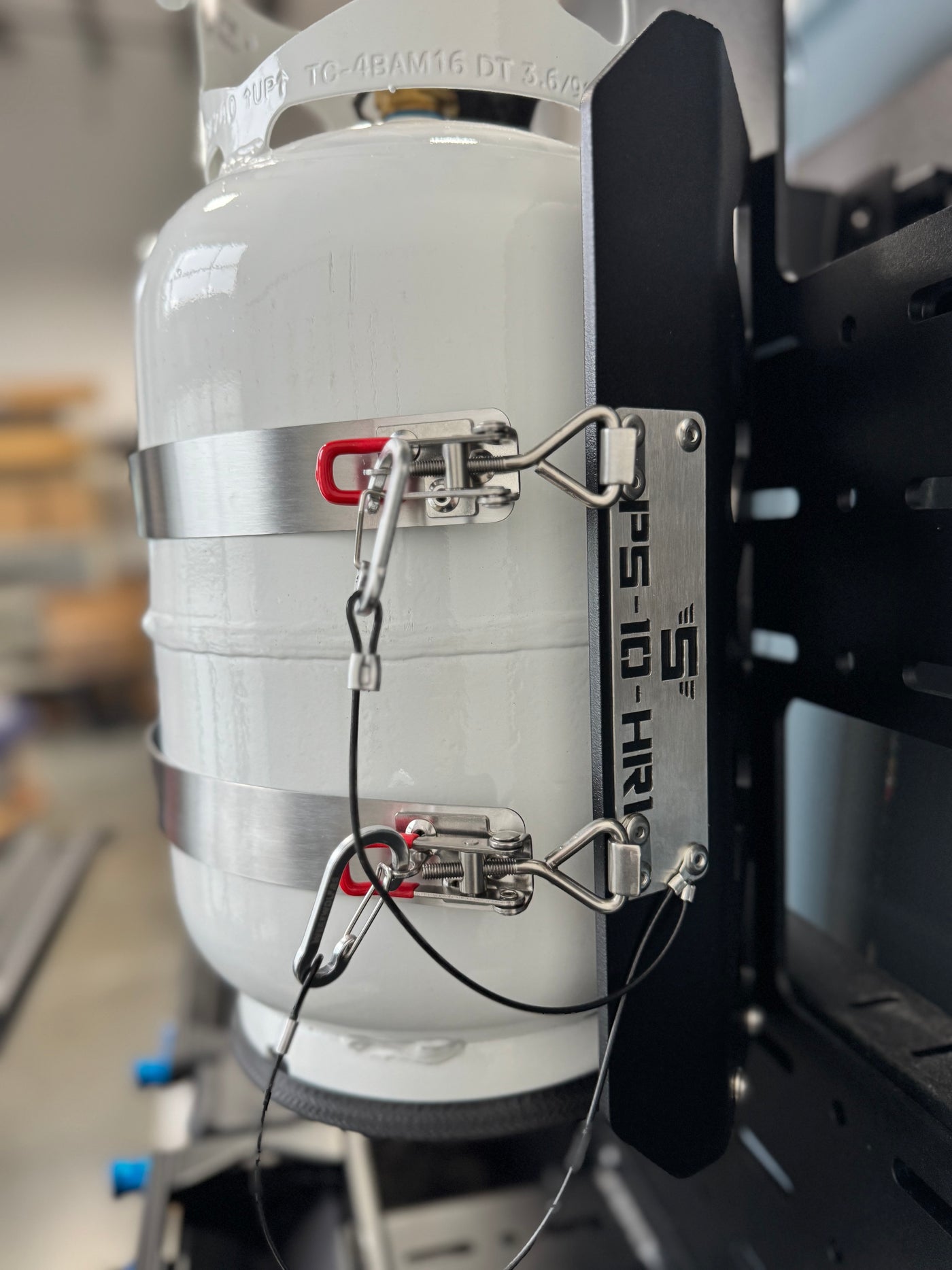 Close-up of stainless hardware used in the Shuksan PS-10-HR1 combination propane tank shuttle