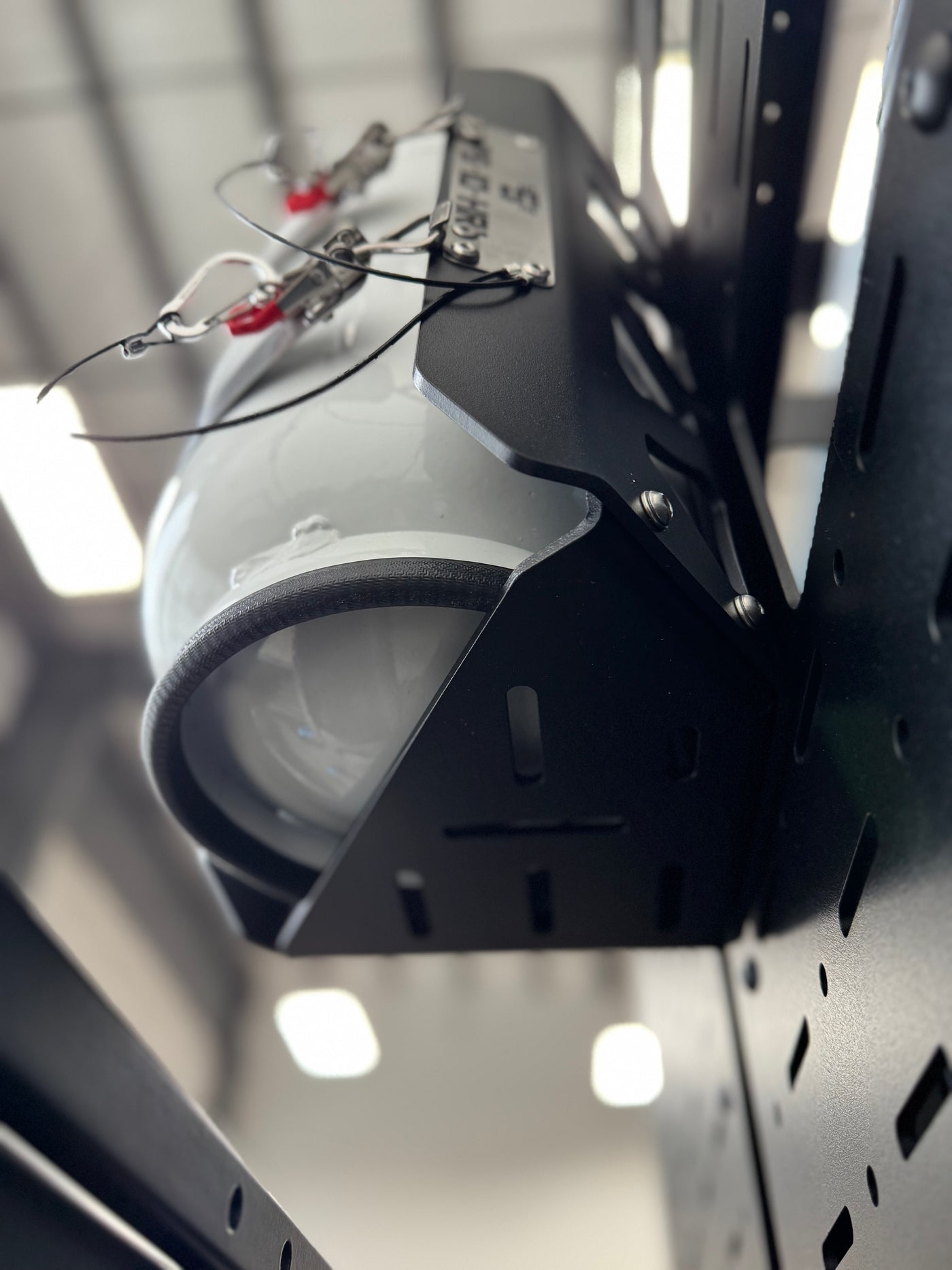 Shuksan PS-HR1 Combo Shuttle - Lockable Propane Tank + Howl R1 Fireplace Mount (10lb or 20lb variant)