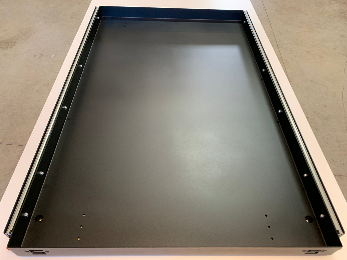 Slide-out Tray (40”x60” OA)
