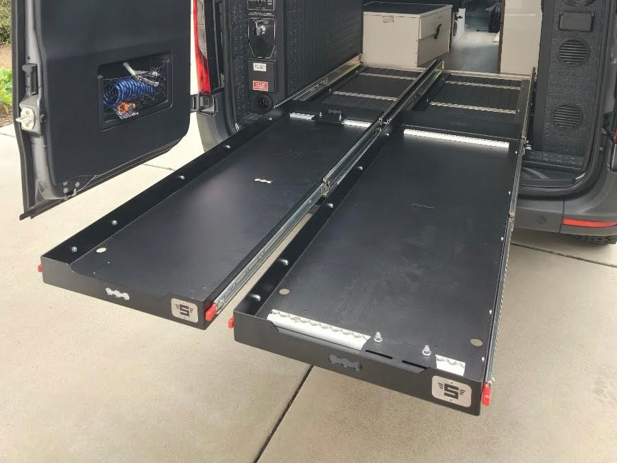 Slide-out Tray (18